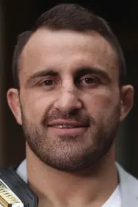 Фото  (Alexander Volkanovski)