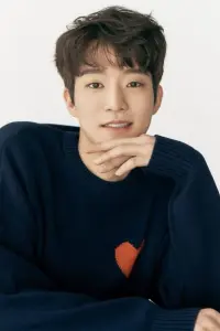 Фото  (Shin Yoon-seop)
