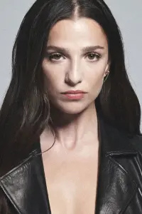 Фото Маріса Абела (Marisa Abela)