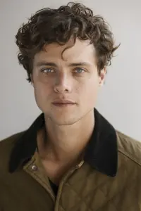 Фото Дуглас Сміт (Douglas Smith)