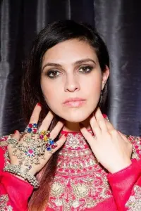 Фото  (Ariana Delawari)