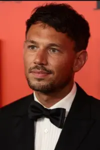 Фото  (Sam Lansky)