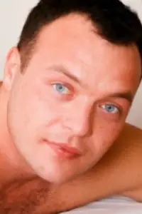 Фото  (Wein Lewis)