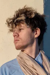 Фото  (Zander Bell)