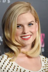 Фото Аліса Єва (Alice Eve)
