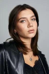 Фото  (Madison Lewis)