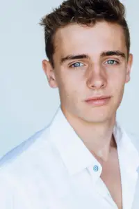 Фото  (Charlie Wright)