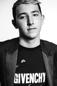 Фото  (Frankie Jonas)