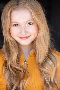 Фото  (Abigail Zoe Lewis)