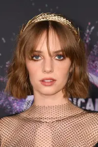 Фото Майя Хоук (Maya Hawke)