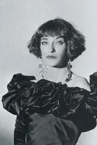 Фото  (Loulou de la Falaise)