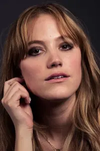 Фото Майка Монро (Maika Monroe)