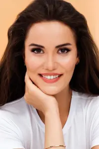Фото  (Fahriye Evcen)
