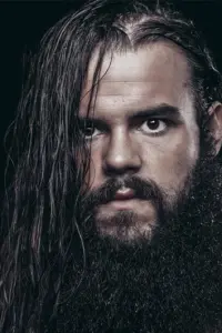 Фото  (Josh Briggs)