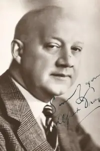 Фото  (Alfred Drayton)