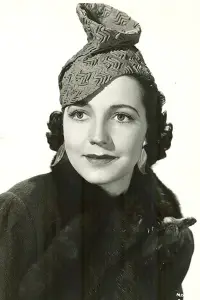 Фото  (Mona Barrie)