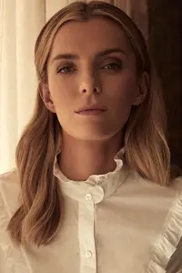 Фото Бетті Гілпін (Betty Gilpin)