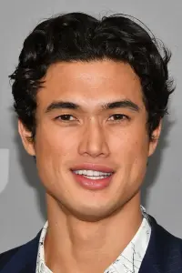 Фото Чарльз Мелтон (Charles Melton)
