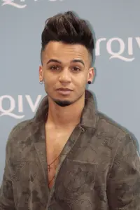 Фото  (Aston Merrygold)