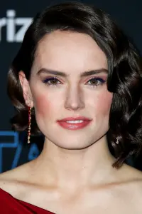 Фото Дейзі Рідлі (Daisy Ridley)