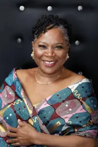 Фото  (Onyeka Onwenu)