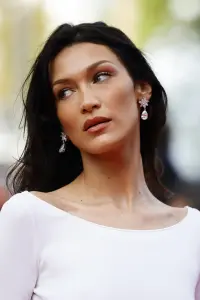 Фото  (Bella Hadid)
