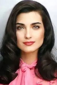 Фото Туба Бююкюстюн (Tuba Büyüküstün)