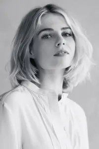 Фото Люсі Бойнтон (Lucy Boynton)