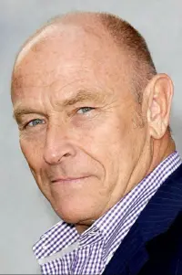 Фото Корбін Бернсен (Corbin Bernsen)
