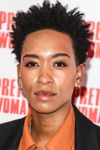 Фото  (Genesis Lynea)