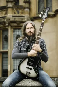 Фото  (Troy Sanders)