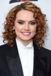 Фото Дейзі Рідлі (Daisy Ridley)