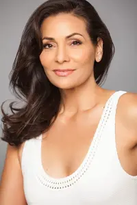 Фото Констанс Марі (Constance Marie)