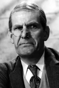 Фото  (Will Hay)
