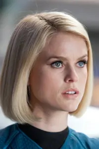 Фото Аліса Єва (Alice Eve)