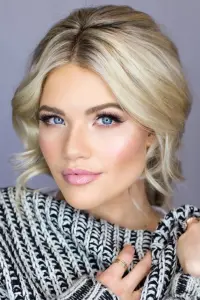 Фото  (Witney Carson)