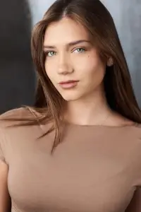 Фото  (Madison Lewis)