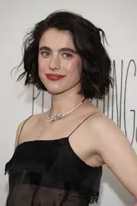 Фото Маргарет Квалі (Margaret Qualley)