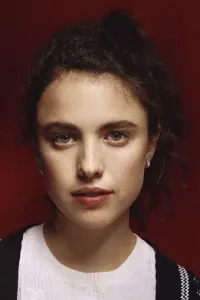Фото Маргарет Квалі (Margaret Qualley)