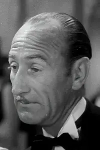 Фото  (Charles Redgie)