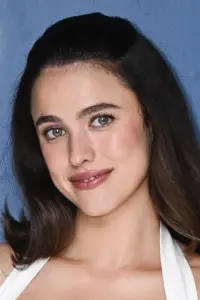 Фото Маргарет Квалі (Margaret Qualley)