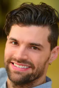 Фото Джоель Смолбоун (Joel Smallbone)