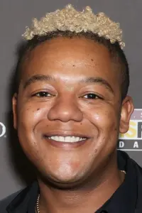 Фото  (Kyle Massey)