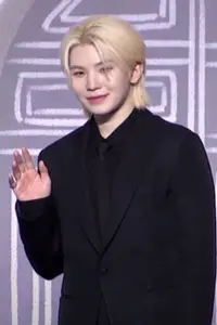Фото Вузі (Woozi)