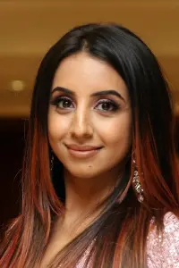 Фото  (Sanjjanaa Galrani)