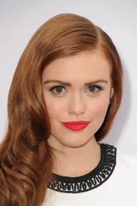 Фото Холланд Роден (Holland Roden)