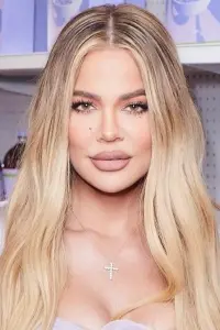 Фото  (Khloé Kardashian)