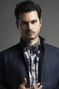 Фото  (Michael Malarkey)