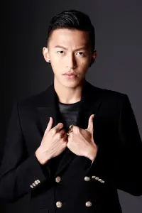 Фото  (Tosh Zhang)