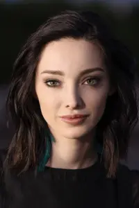 Фото Емма Дюмон (Emma Dumont)